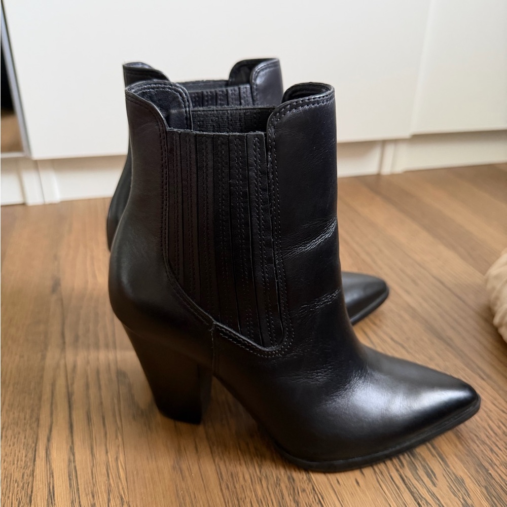 House of Harlow Ankle Boots